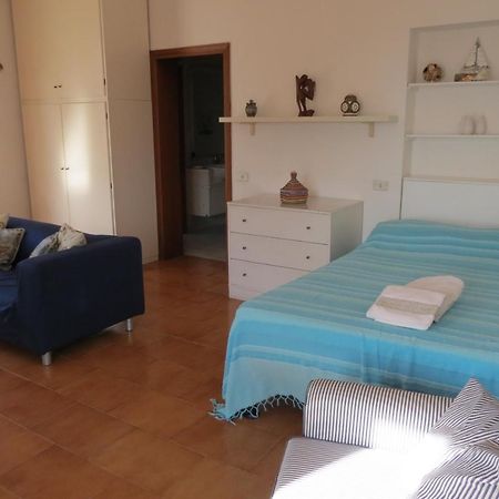 Bellavista Beachfront Apartments Quercianella Extérieur photo