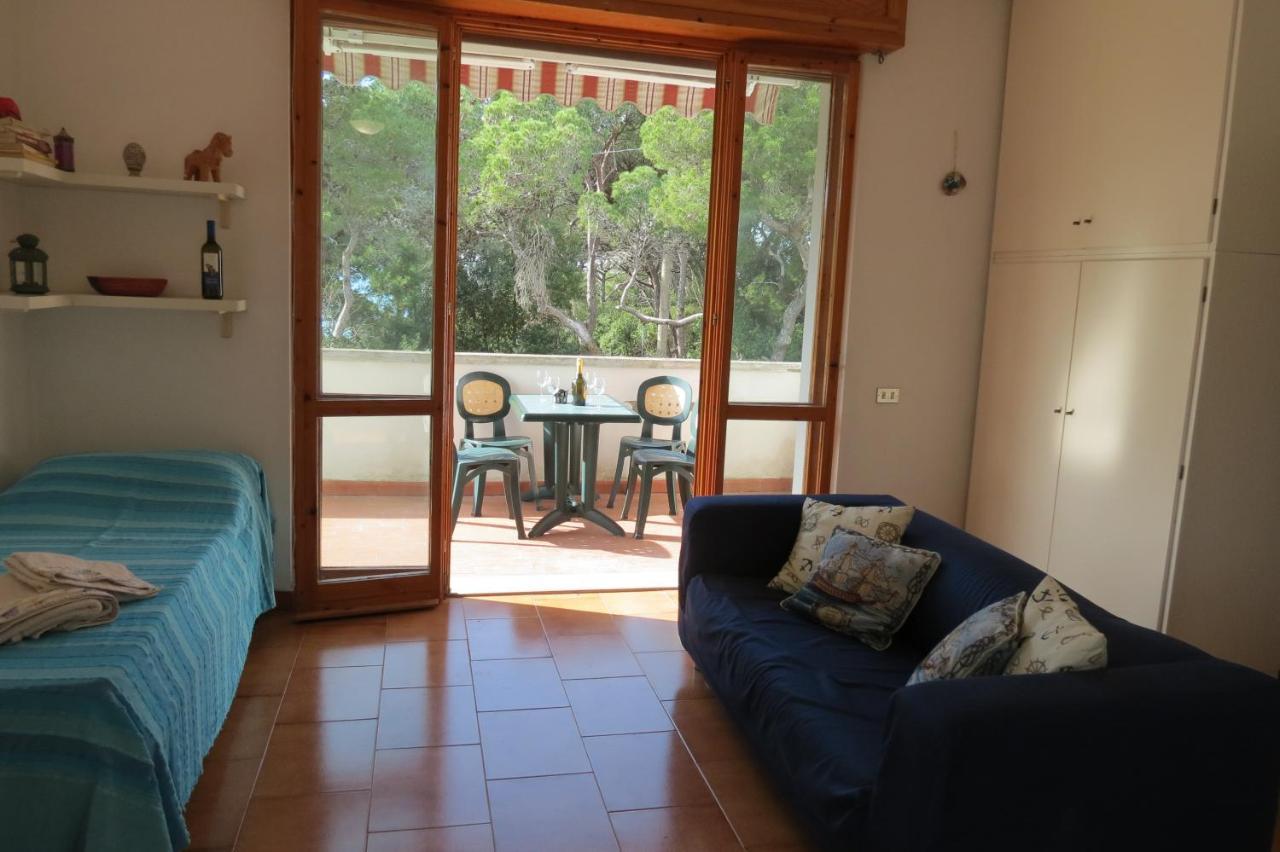 Bellavista Beachfront Apartments Quercianella Extérieur photo