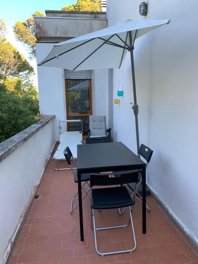 Bellavista Beachfront Apartments Quercianella Extérieur photo