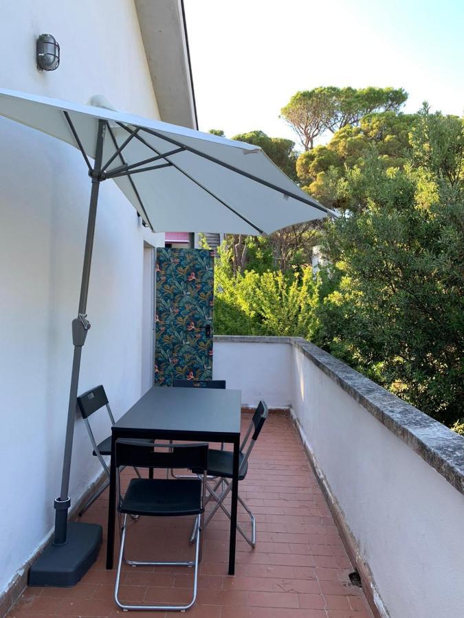 Bellavista Beachfront Apartments Quercianella Extérieur photo