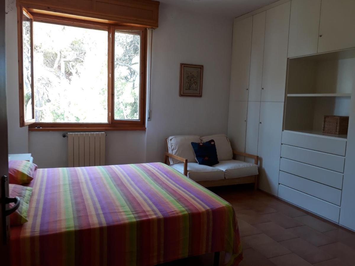 Bellavista Beachfront Apartments Quercianella Extérieur photo